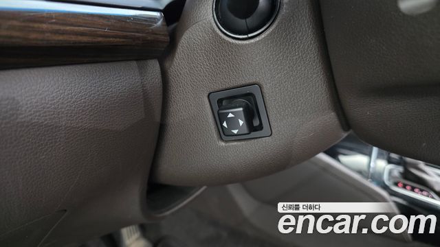 Kia K7 2018 — photo 27