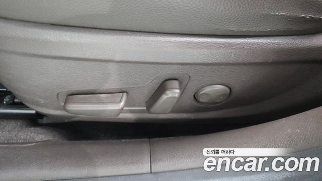 Kia K7 2018 — photo 31