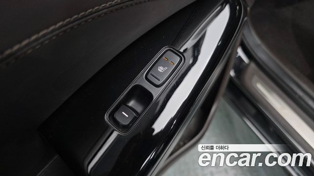Kia K7 2018 — photo 35