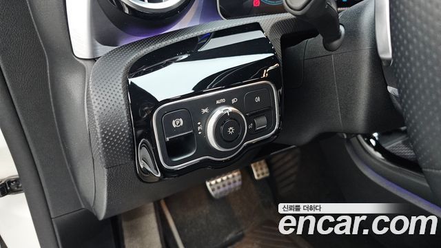 Mercedes-Benz CLA-Class 2020 — photo 25