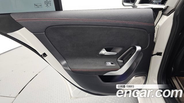 Mercedes-Benz CLA-Class 2020 — photo 15