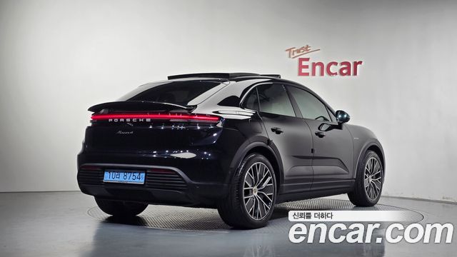 Porsche Macan 2025 — photo 2