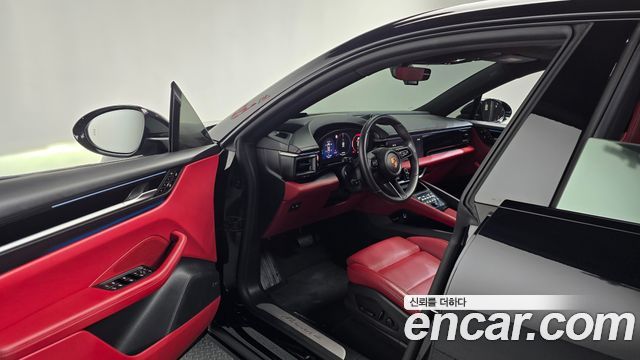Porsche Macan 2025 — photo 13