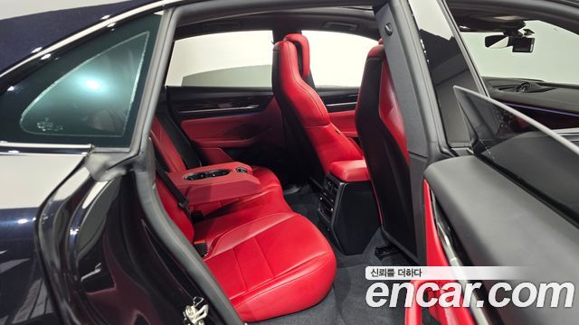 Porsche Macan 2025 — photo 17