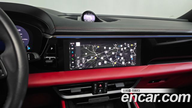 Porsche Macan 2025 — photo 19