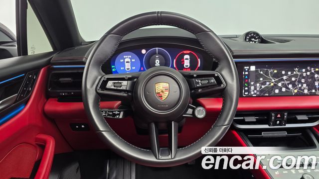 Porsche Macan 2025 — photo 20