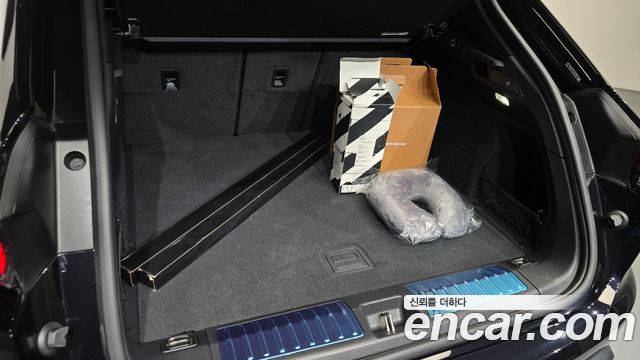 Porsche Macan 2025 — photo 26