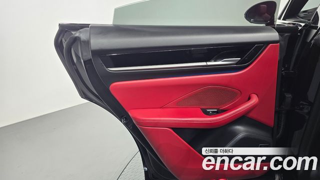 Porsche Macan 2025 — photo 15