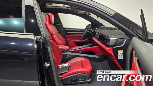 Porsche Macan 2025 — photo 16