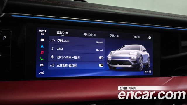 Porsche Macan 2025 — photo 32