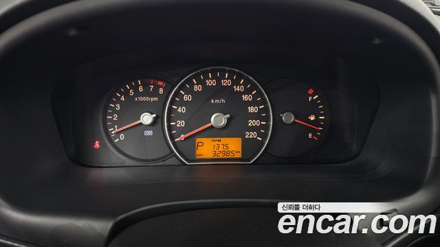 Kia Carens 2010 — photo 8