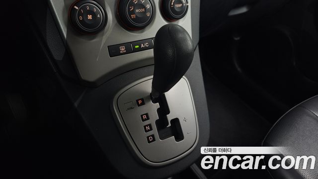 Kia Carens 2010 — photo 9
