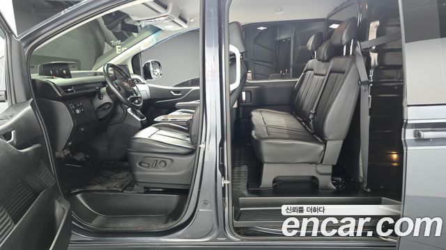 Hyundai Staria 2022 — photo 11