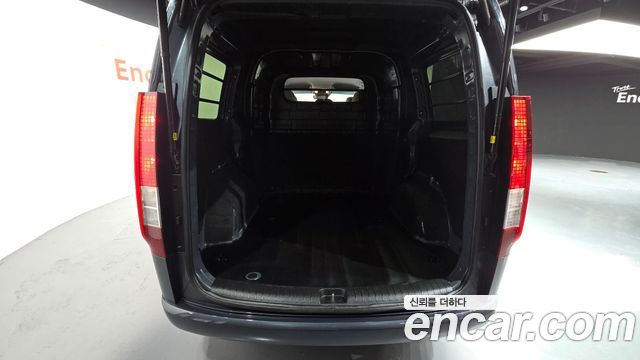 Hyundai Staria 2022 — photo 18