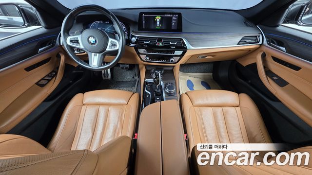 BMW 5-Series 2020 — photo 10