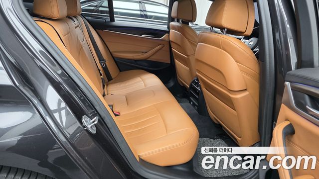 BMW 5-Series 2020 — photo 17