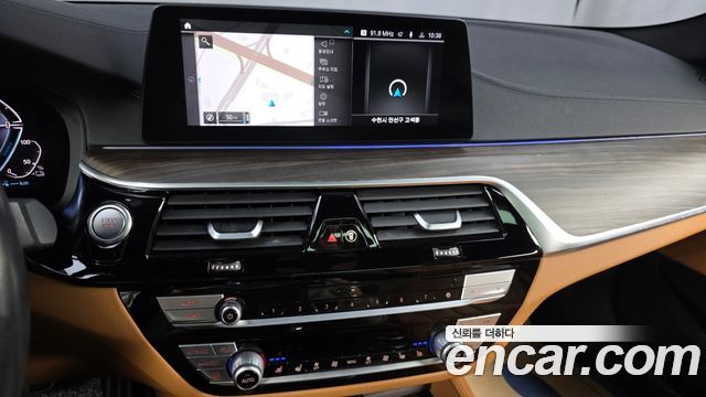 BMW 5-Series 2020 — photo 19