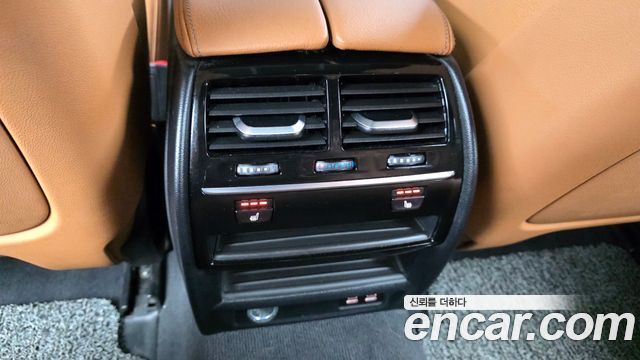BMW 5-Series 2020 — photo 24