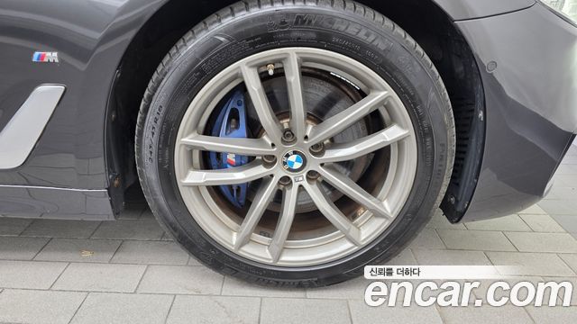 BMW 5-Series 2020 — photo 7