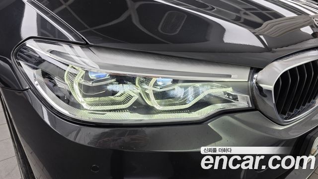 BMW 5-Series 2020 — photo 8