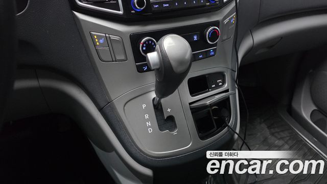 Hyundai Starex 2017 — photo 9