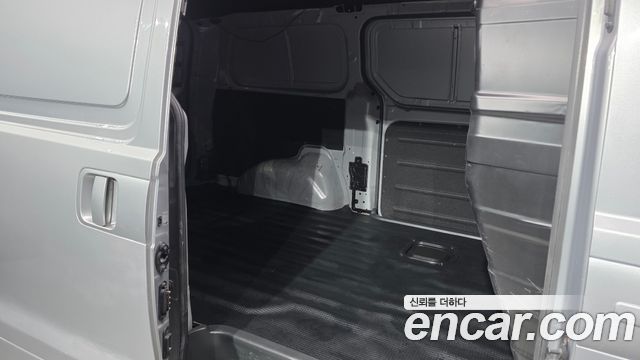 Hyundai Starex 2017 — photo 12