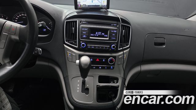Hyundai Starex 2017 — photo 14