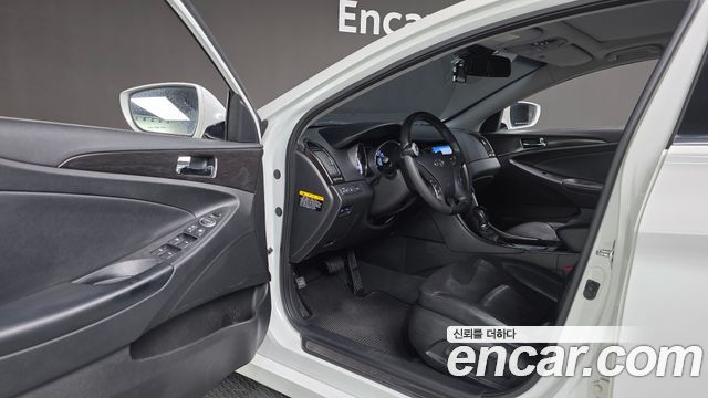 Hyundai Sonata 2012 — photo 13