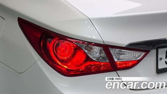 Hyundai Sonata 2012 — photo 9
