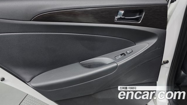 Hyundai Sonata 2012 — photo 15