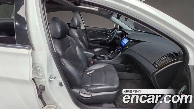 Hyundai Sonata 2012 — photo 16