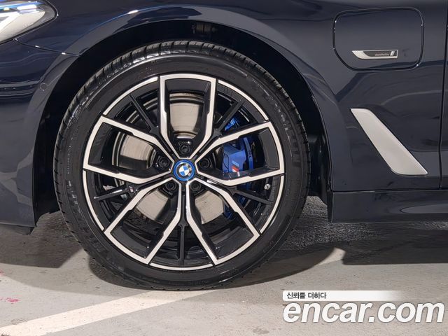 BMW 5-Series 2022 — photo 5