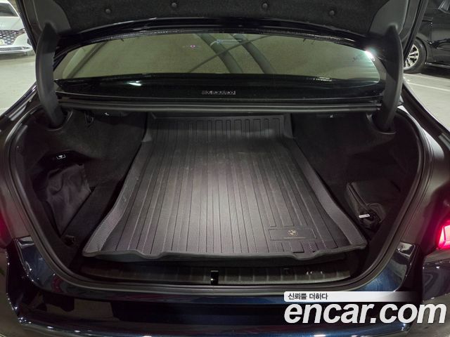 BMW 5-Series 2022 — photo 7