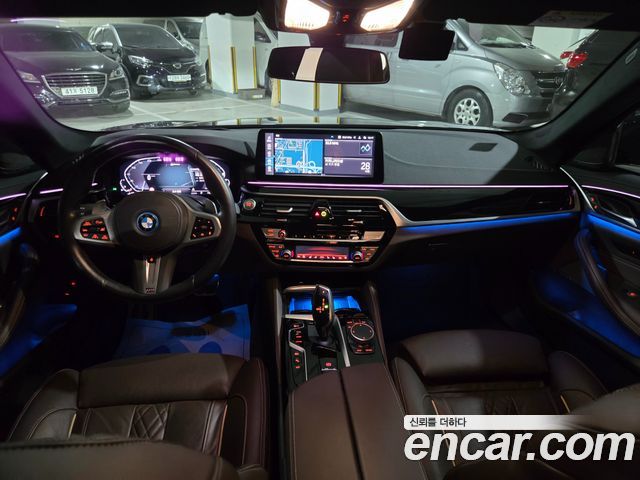 BMW 5-Series 2022 — photo 8