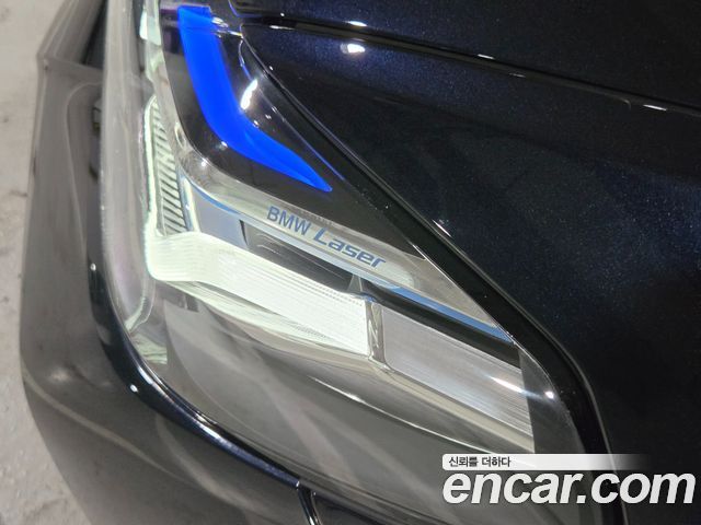 BMW 5-Series 2022 — photo 19