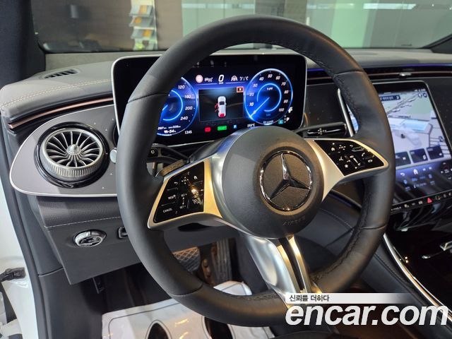 Mercedes-Benz EQE 2026 — photo 9