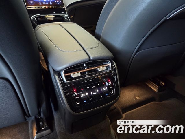 Mercedes-Benz EQE 2026 — photo 13