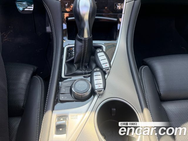 Infiniti Q50 2016 — photo 15