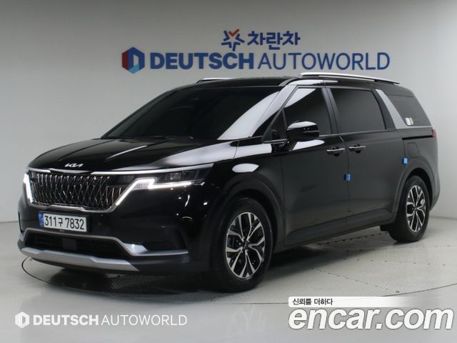 Kia Canival 2023 — photo 1