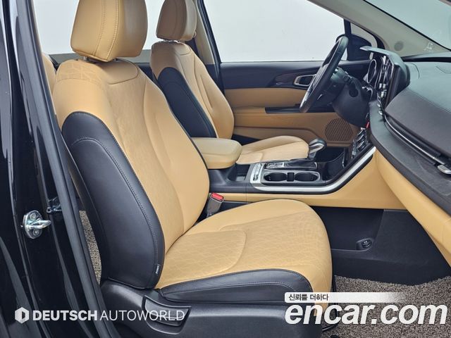 Kia Canival 2023 — photo 10