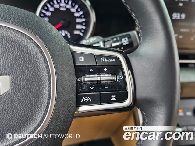 Kia Canival 2023 — photo 17