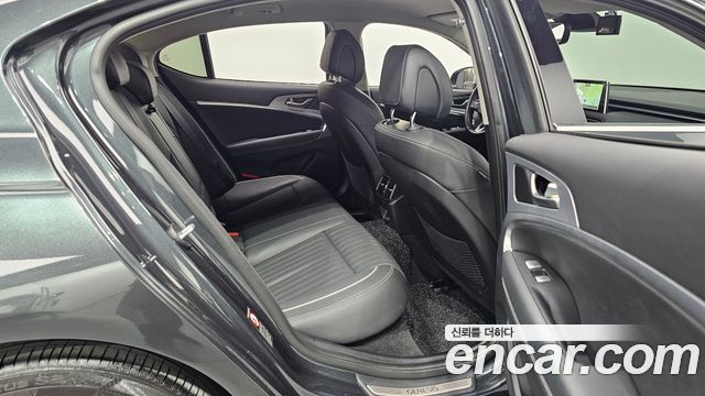 Genesis G70 2018 — photo 17