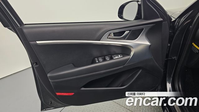 Genesis G70 2018 — photo 14