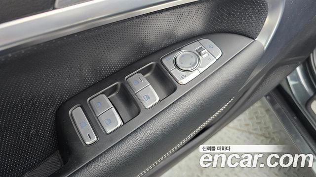 Genesis G70 2018 — photo 23