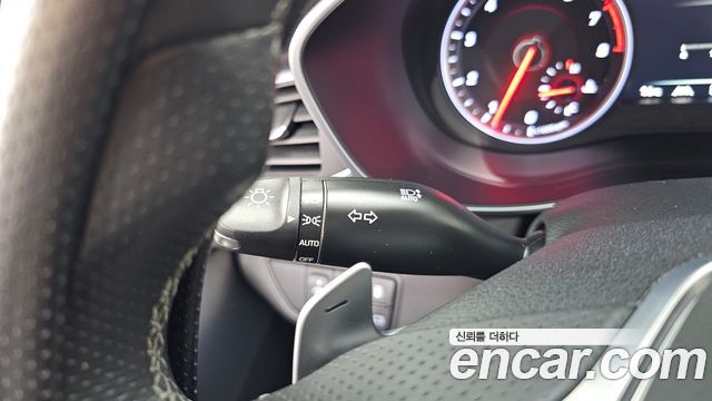 Genesis G70 2018 — photo 24