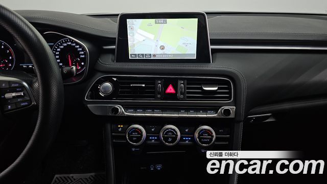 Genesis G70 2018 — photo 26
