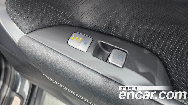 Genesis G70 2018 — photo 28