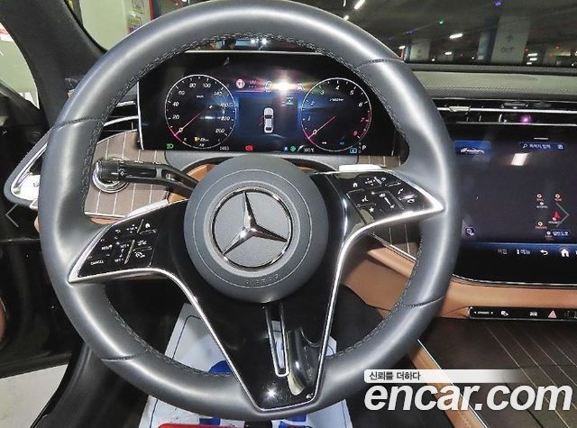Mercedes-Benz E-Class 2026 — photo 8