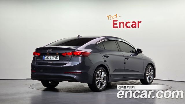 Hyundai AVANTE 2017 — photo 2