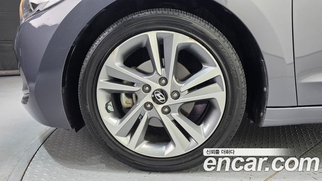 Hyundai AVANTE 2017 — photo 5